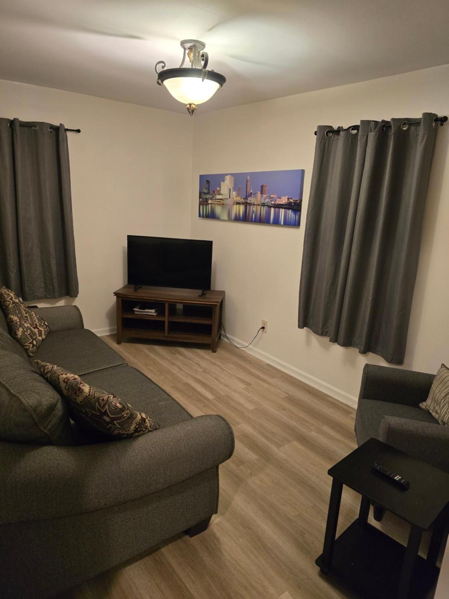 Apartamento Unit 2 At Oilgate At Oakdale Akron Exterior foto